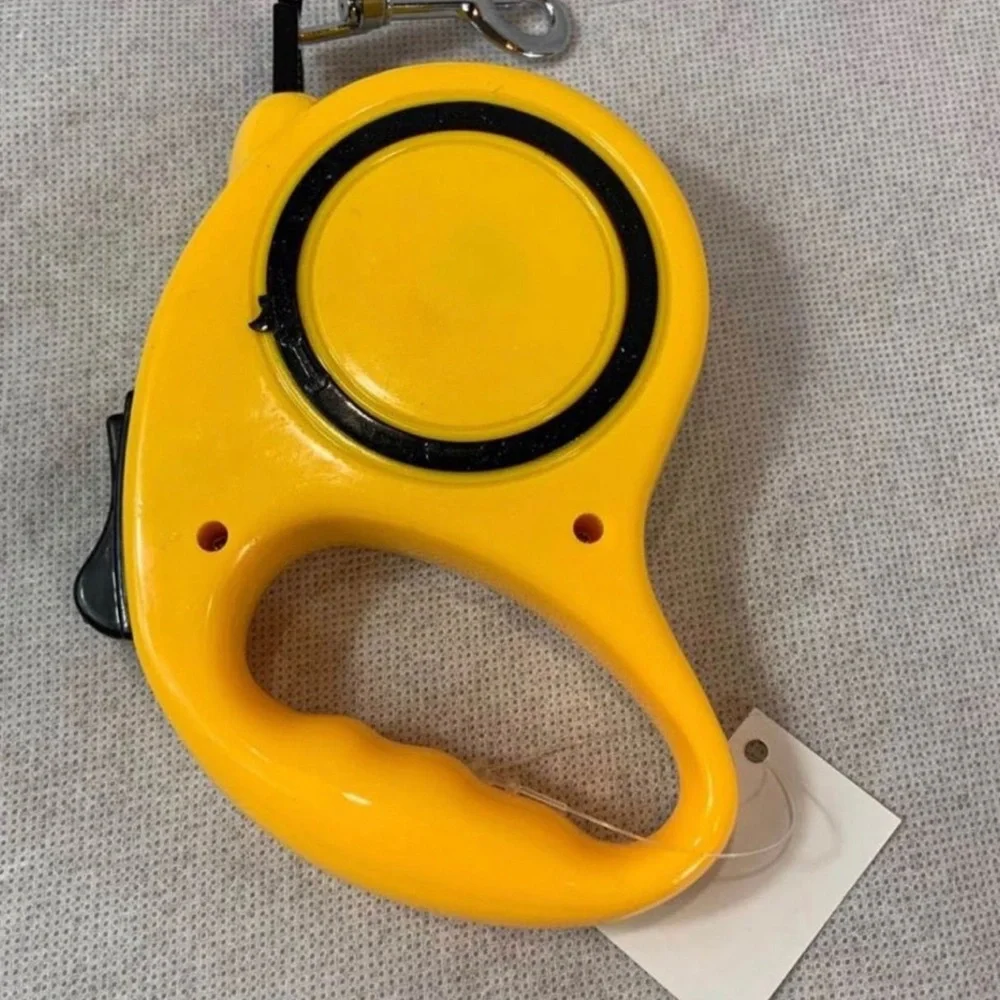 Brand New 10’ Retractable Yellow Leash